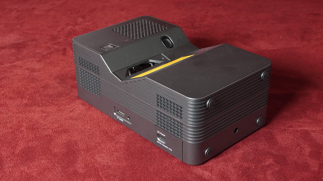 AAXA M8U Short Throw Projector - Projector Reviews - Images