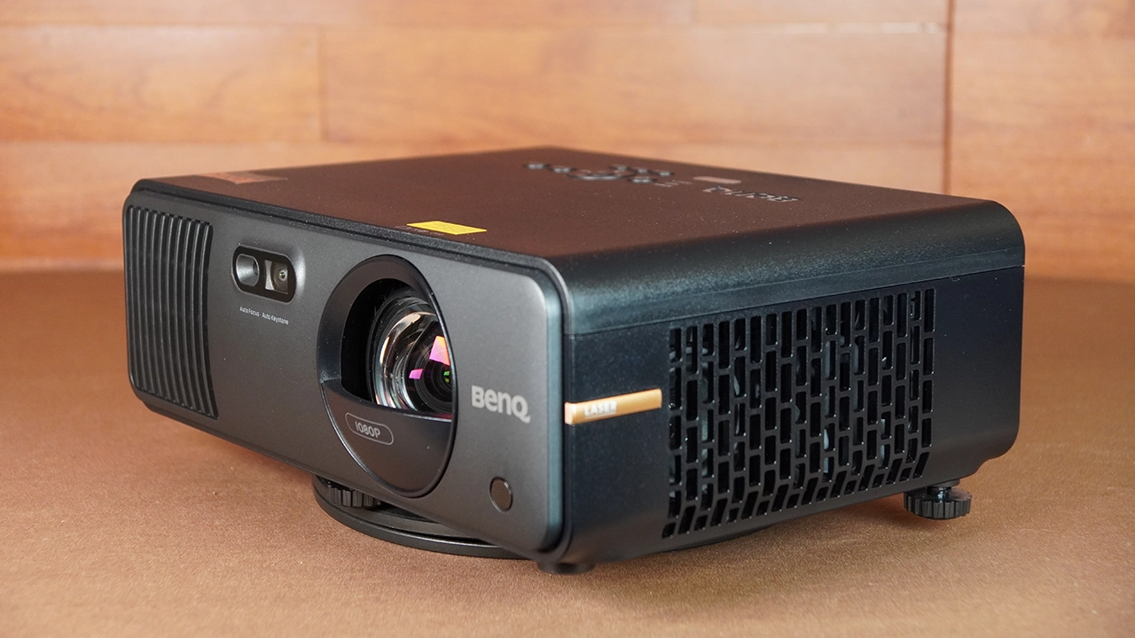 BenQ AH700ST "Ace" Golf Projector - Projector Reviews Images