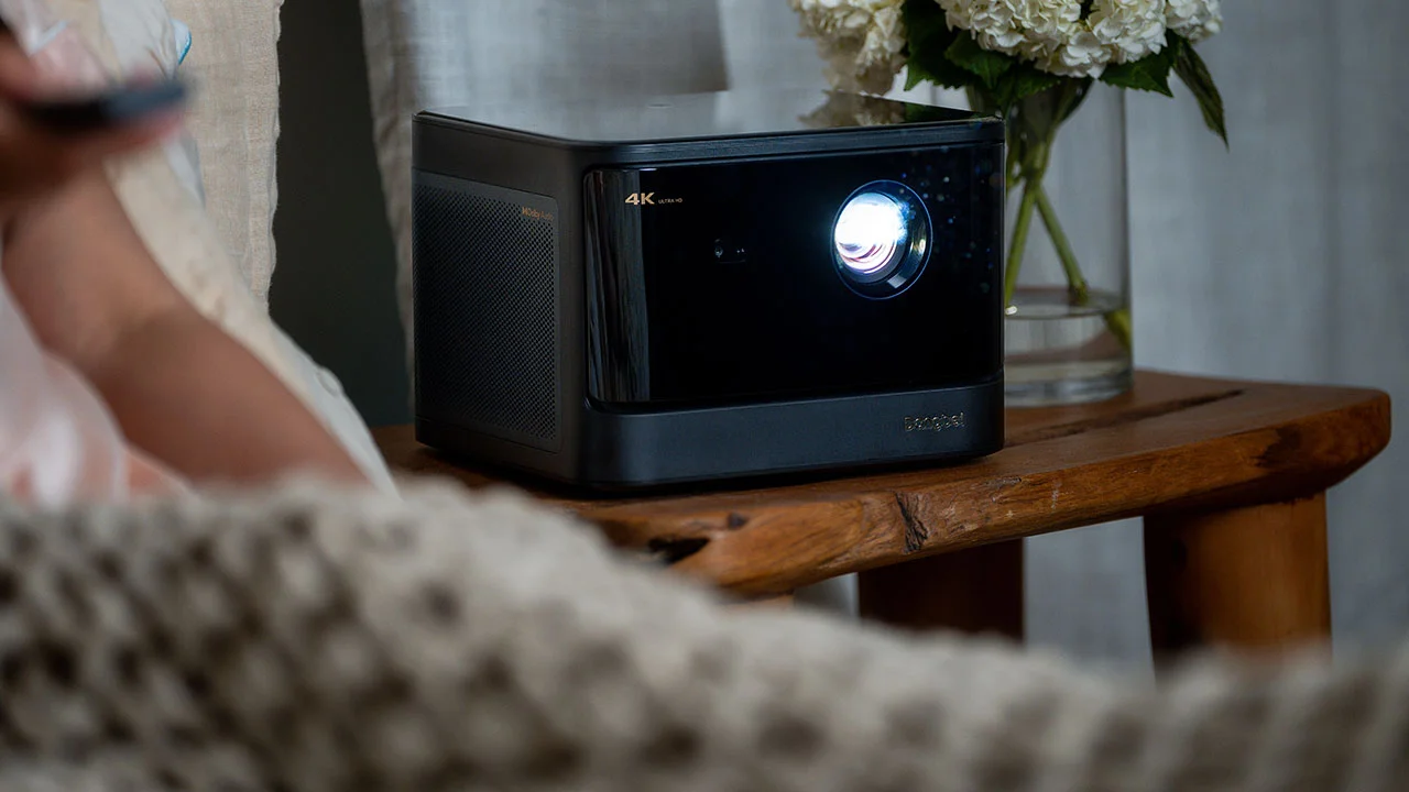 Dangebei-DBOX02-Bedside-On - Projector Reviews Images