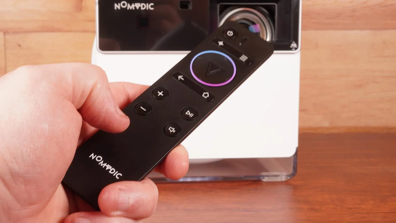 NOMVDIC_P1000_PJBProdShot_Remote - Projector Reviews Images