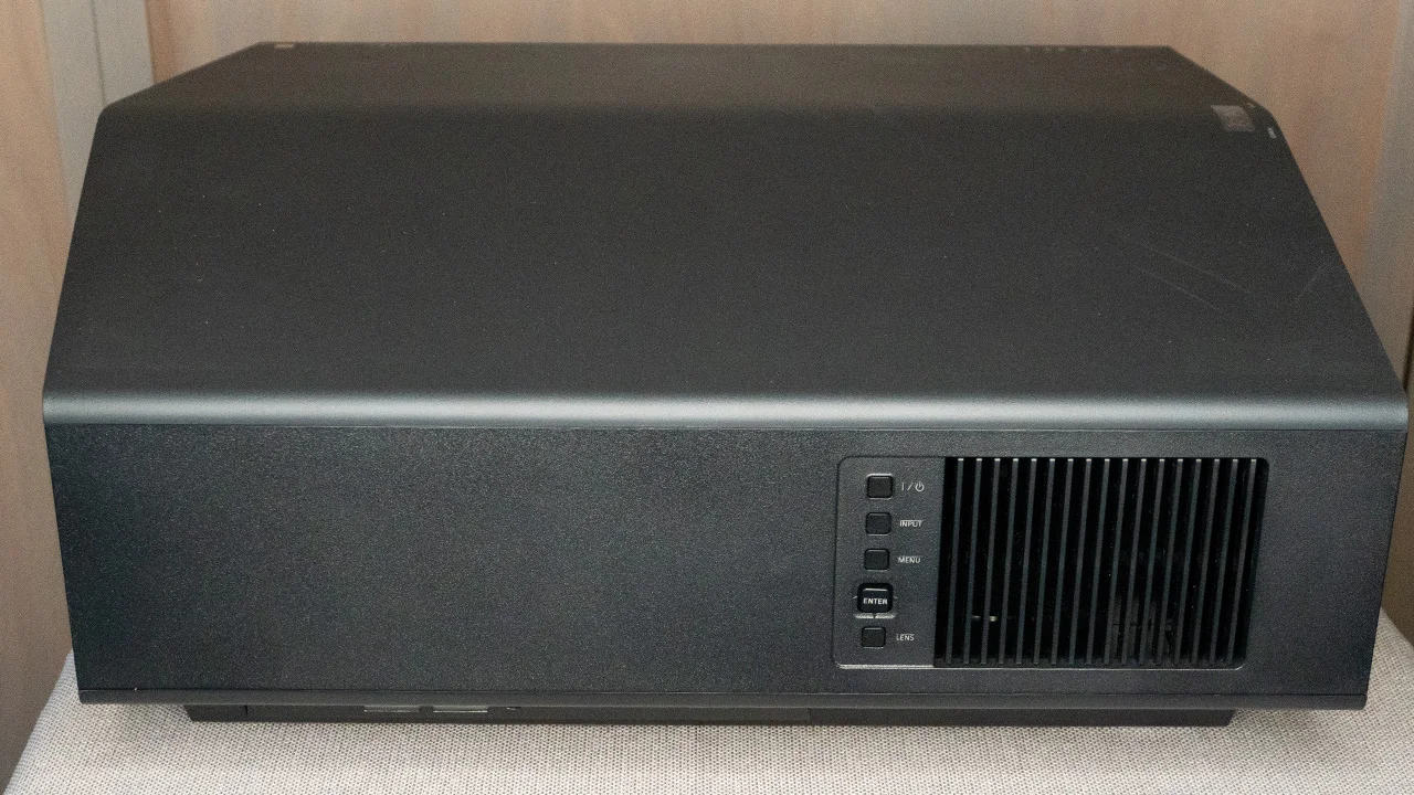 Sony-BRAVIA-8-Sample-Left - Projector Reviews Images